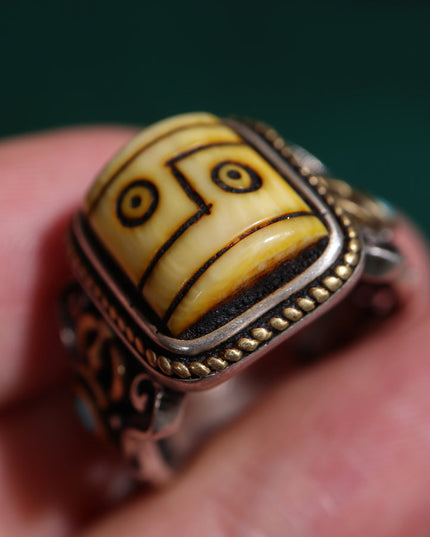 【Unique Item】Handcrafted Silver Ring with Etched Dzi Bead