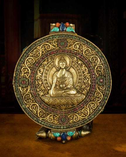 Qing Dynasty Tibetan Antique Gau Box Shakyamuni Buddha Repoussé and Gilt Gyirong Lakang Monastery