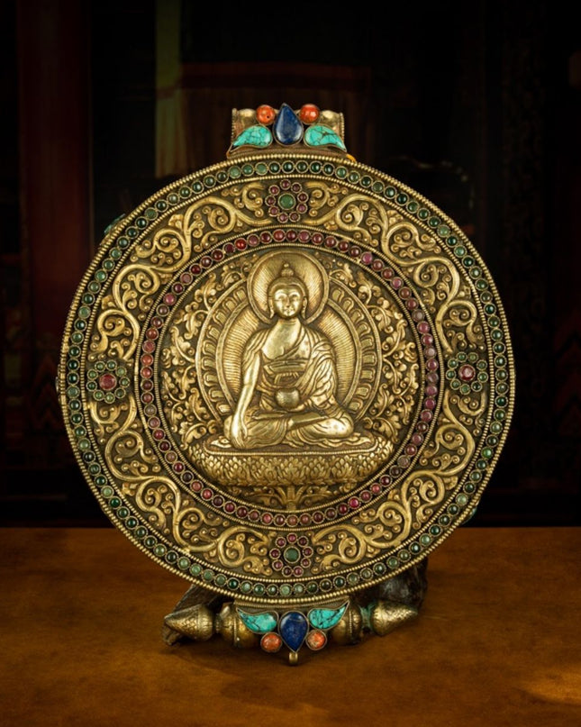 Qing Dynasty Tibetan Antique Gau Box Shakyamuni Buddha Repoussé and Gilt Gyirong Lakang Monastery
