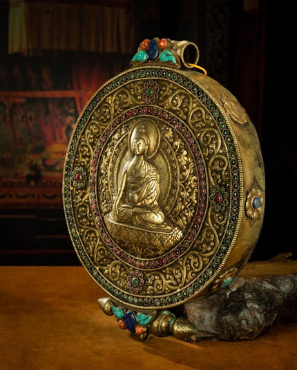 Qing Dynasty Tibetan Antique Gau Box Shakyamuni Buddha Repoussé and Gilt Gyirong Lakang Monastery