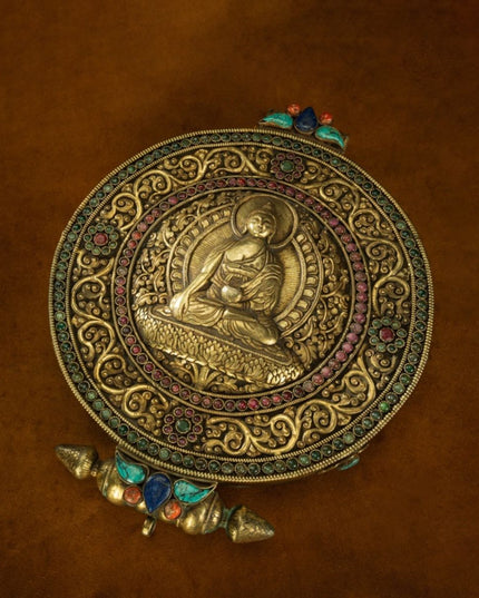 Qing Dynasty Tibetan Antique Gau Box Shakyamuni Buddha Repoussé and Gilt Gyirong Lakang Monastery