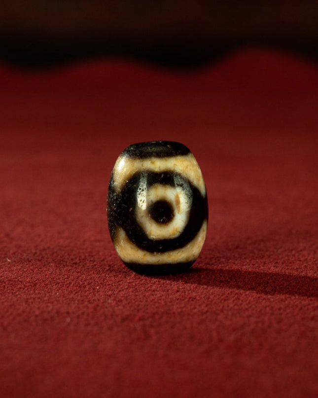 Daro Tiger Tooth Three Eyes Old Dzi Beads Tibetan Millennium Dzi Beads