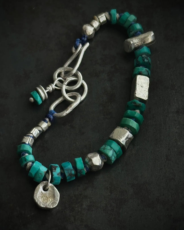 【Unique Item】 Wilderness Wind: Raw Turquoise and Silver Bead Bracelet