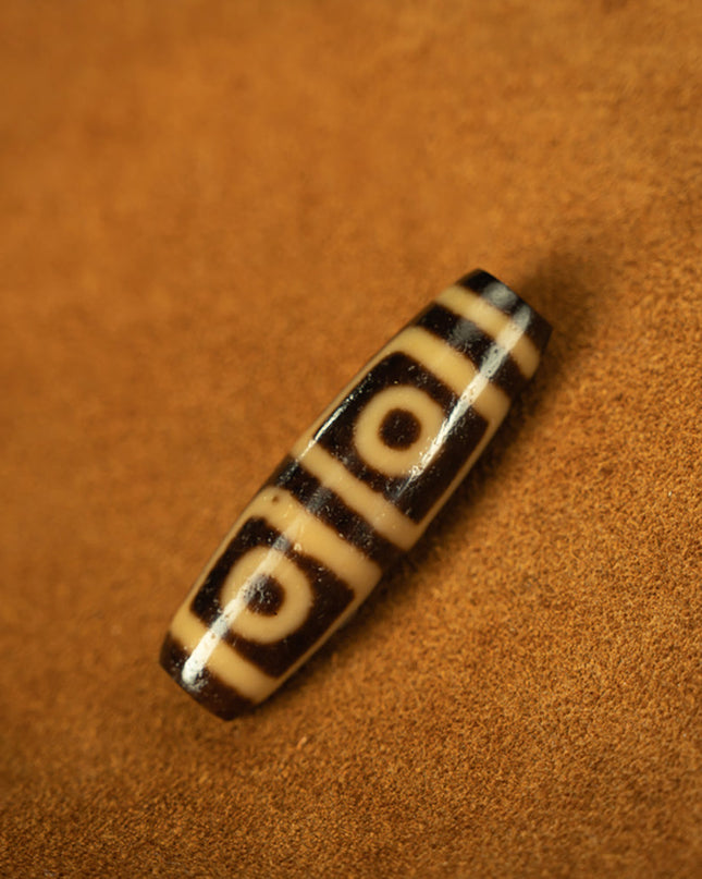 Extremely Rare Tibetan Millennium Top Quality Pure Four-Eyed Dzi Bead