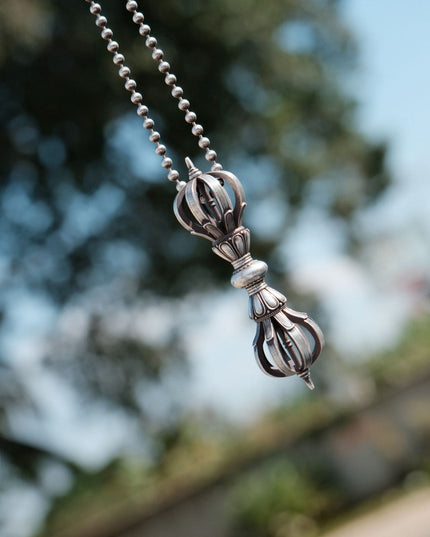 Nine-Petaled Lotus Throne Vajra with Silver Necklace