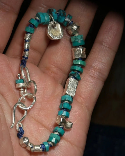 【Unique Item】 Wilderness Wind: Raw Turquoise and Silver Bead Bracelet