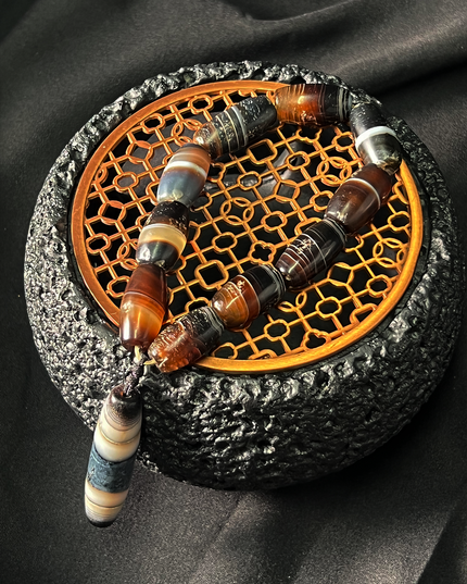 【Unique Item】 Mystical Star： Himalayan Blue-Infused Threaded Agate Bracelet