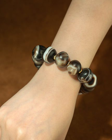 Healer’s Veins – Black & White Banded Agate Bracelet from the Himalayas