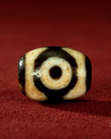 Daro Tiger Tooth Three Eyes Old Dzi Beads Tibetan Millennium Dzi Beads