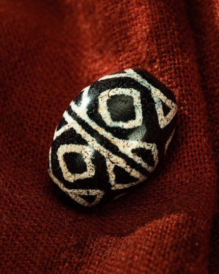 Hollow Tiger Tooth Vajra Six Eyes Old Dzi Beads Tibetan Millennium Dzi Beads Inlaid Erosion Special and Rare