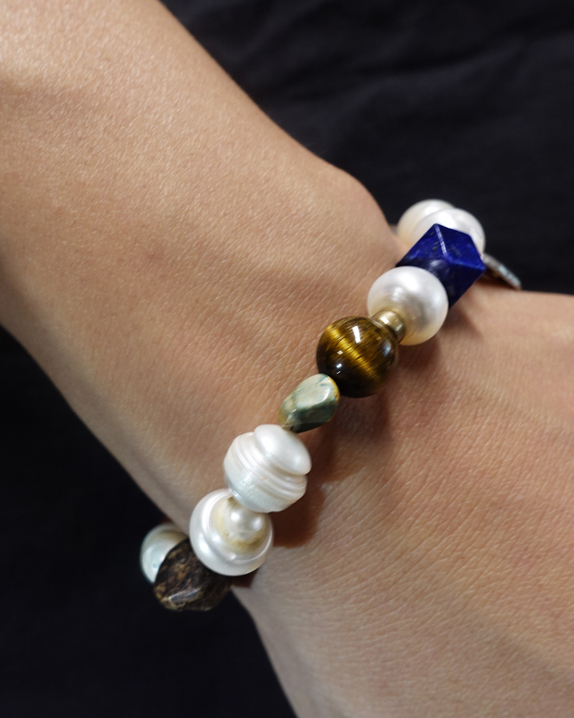Regal Pearl Lapis Lazuli Himalayan Bracelet