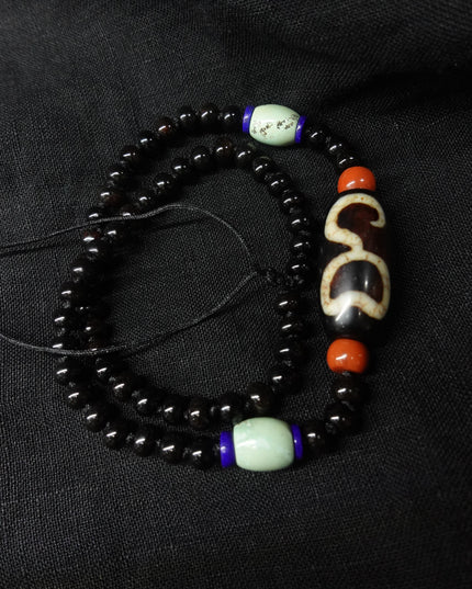 【Unique Item】 Himalayan Goddess Lotus Double-sided Dzi Bead Necklace