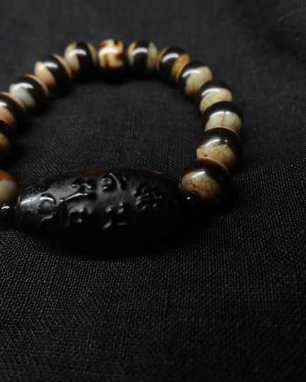 【Unique Item】 Six-word maxim one eye Dzi bead bracelet