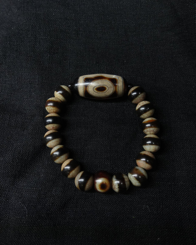 【Unique Item】 Six-word maxim one eye Dzi bead bracelet