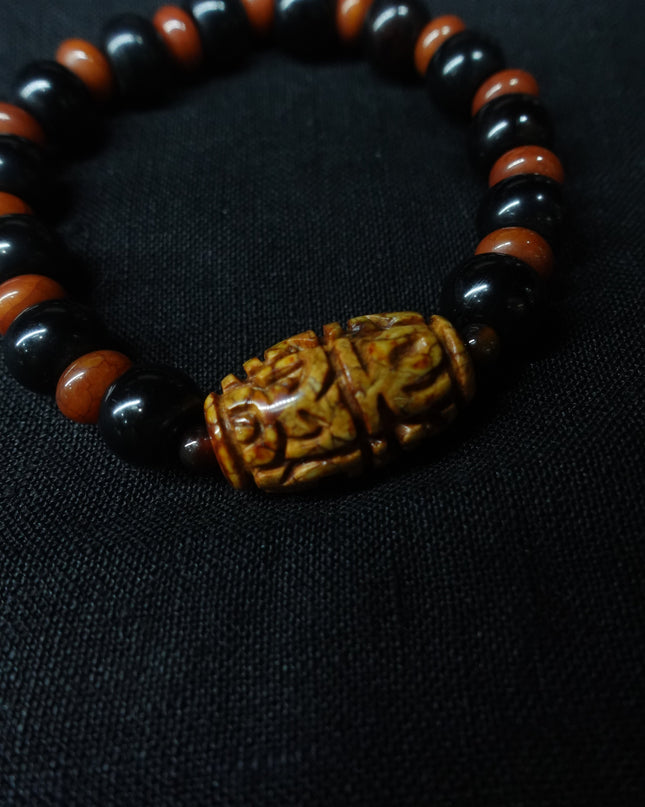 【Unique Item】 Fired dragon pattern God of Wealth mantra bracelet