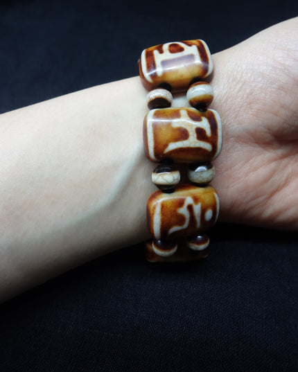 【Unique Item】 Guanyin Heart Mantra, God of Wealth Mantra, Agate Bracelet