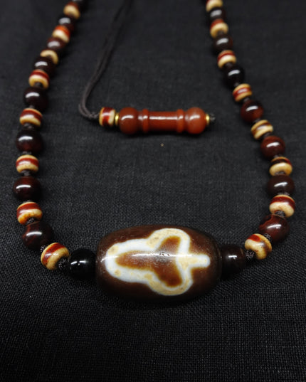 【Unique Item】 Old Agate Six-Syllable Mantra Bodhi Dzi Bead Necklace