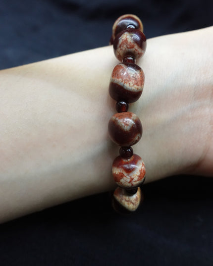 【Unique Item】 Tiger Tooth Bead Flat Bead Bracelet