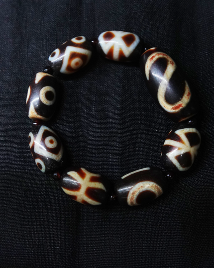 【Unique Item】 Money Hook Multi-Totem Dzi bead Bracelet
