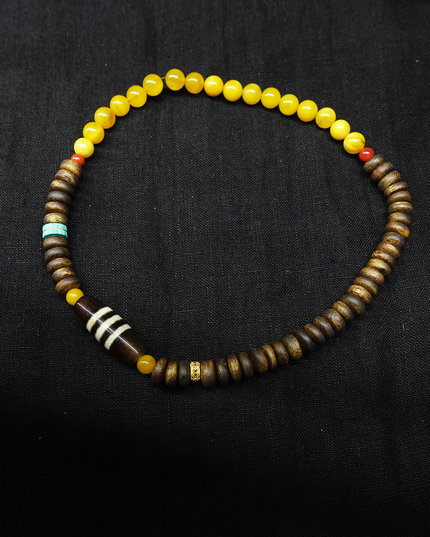 【Unique Item】 Amber and Agarwood Bracelet