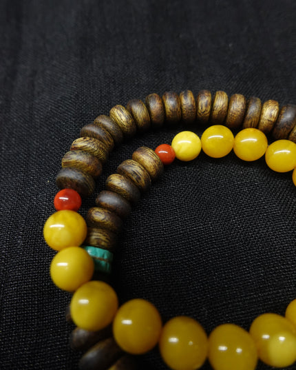 【Unique Item】 Amber and Agarwood Bracelet