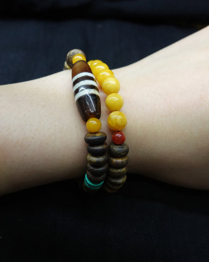 【Unique Item】 Amber and Agarwood Bracelet