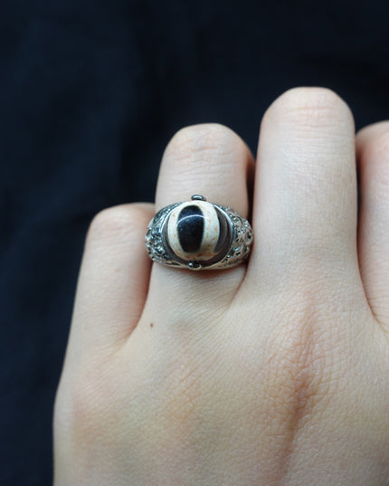 【Unique Item】 Rotatable wealthy Five-line  Dzi bead Ring