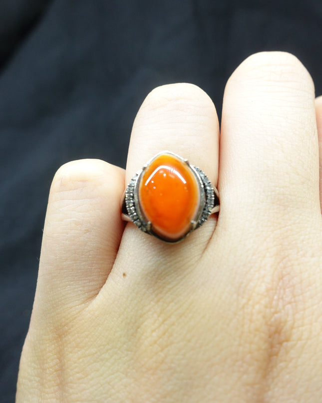 【Unique Item】 Diamond-encrusted eye-shaped South Red ring