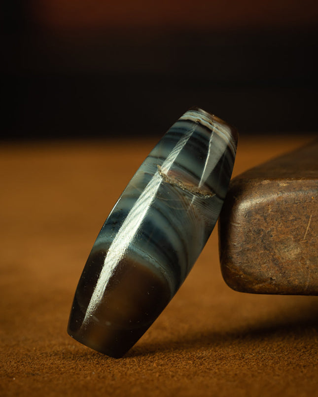 Blue-Chint Agate Eye Pendant – Mystical Swirls of Tibetan Craftsmanship