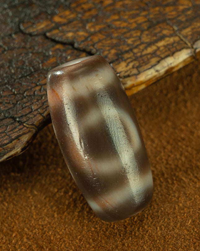 Eternal Grace Nine-Eye Dzi Pendant – Vintage Shale Treasure