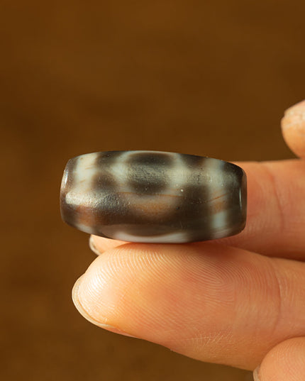 Eternal Grace Nine-Eye Dzi Pendant – Vintage Shale Treasure