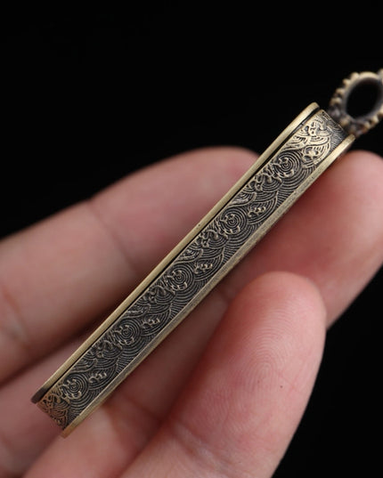 Mahasthamaprapta Tibetan Thangka Pendant with the Eight Auspicious Tibetan Signs Shell