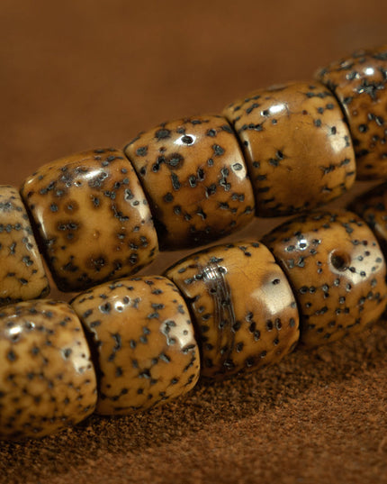 Ancient Harmony – Qing Dynasty Star-and-Moon Bodhi Mala Necklace