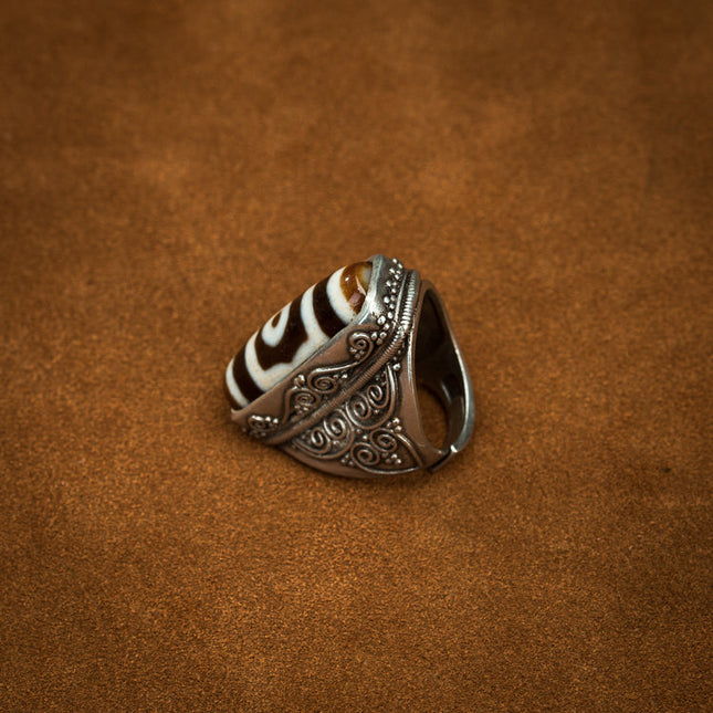 Three-Eye Dzi Bead Wealth Ring – Spiritual Blessing and Prosperity Protection
