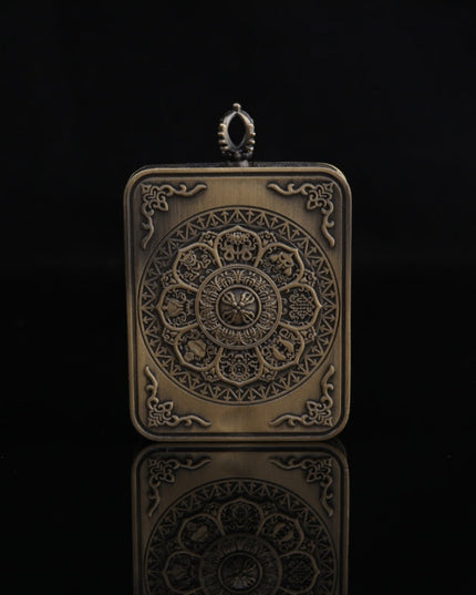 Shakyamuni Buddha Tibetan Thangka Pendant with Eight Auspicious Tibetan Signs Shell