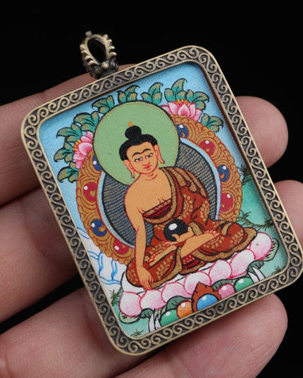 Shakyamuni Buddha Tibetan Thangka Pendant with Eight Auspicious Tibetan Signs Shell