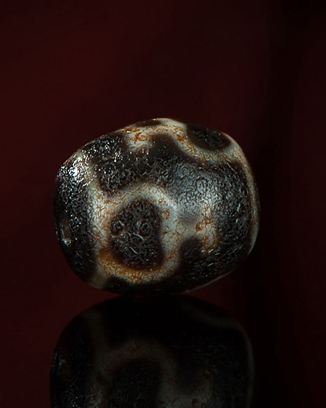 Rare Vase Nine-Eye Dzi Bead – Spiritual Protection and Wealth Energy