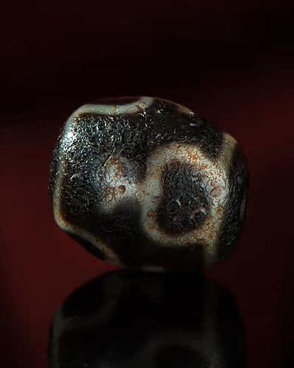 Rare Vase Nine-Eye Dzi Bead – Spiritual Protection and Wealth Energy