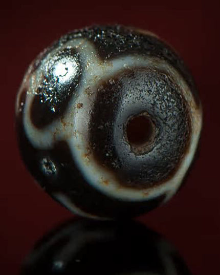 Rare Vase Nine-Eye Dzi Bead – Spiritual Protection and Wealth Energy