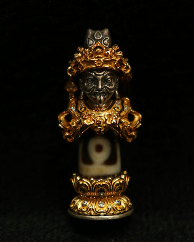 Fierce Guardian Dzi Bead Pendant – Protector for Strength & Blessings