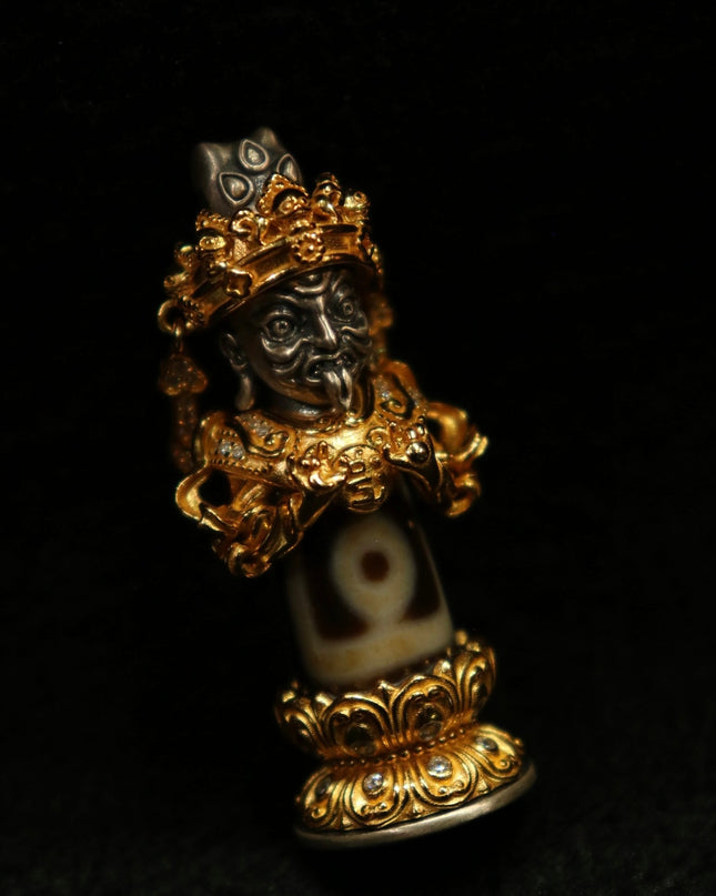 Fierce Guardian Dzi Bead Pendant – Protector for Strength & Blessings