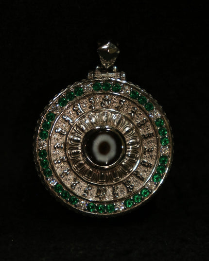Prosperous Eye Dzi Bead Pendant – Symbol of Protection & Abundance