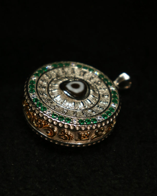 Prosperous Eye Dzi Bead Pendant – Symbol of Protection & Abundance