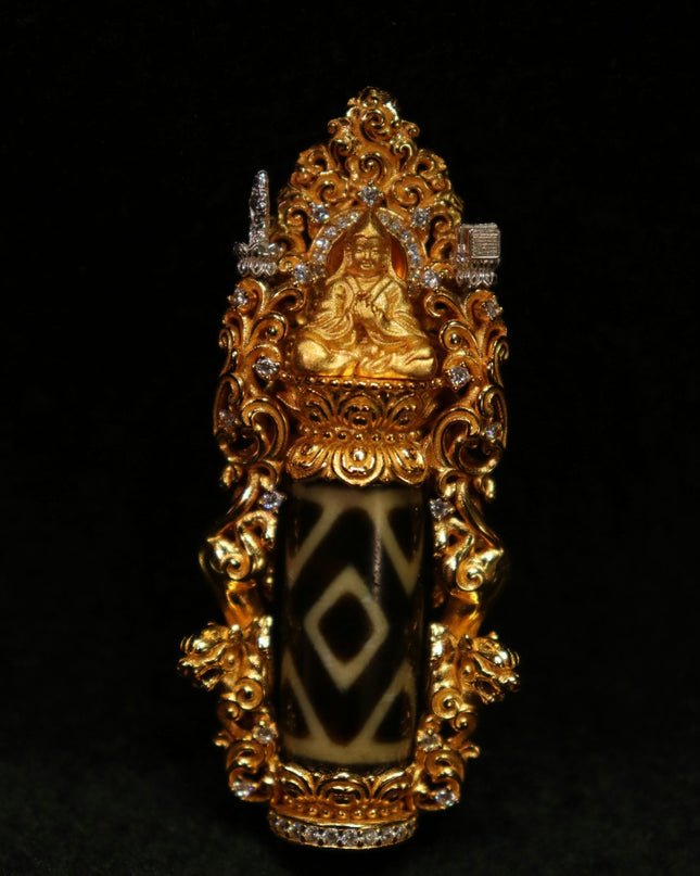 Sacred Blessing Pendant – Dzi Beads with Buddha Carving for Protection