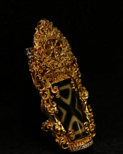Sacred Blessing Pendant – Dzi Beads with Buddha Carving for Protection