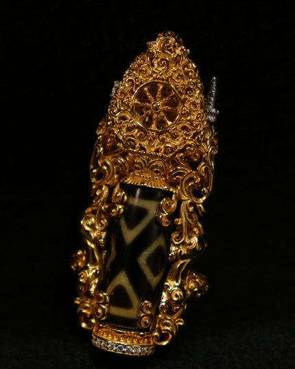 Sacred Blessing Pendant – Dzi Beads with Buddha Carving for Protection