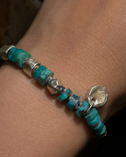 【Unique Item】 Wilderness Wind: Raw Turquoise and Silver Bead Bracelet