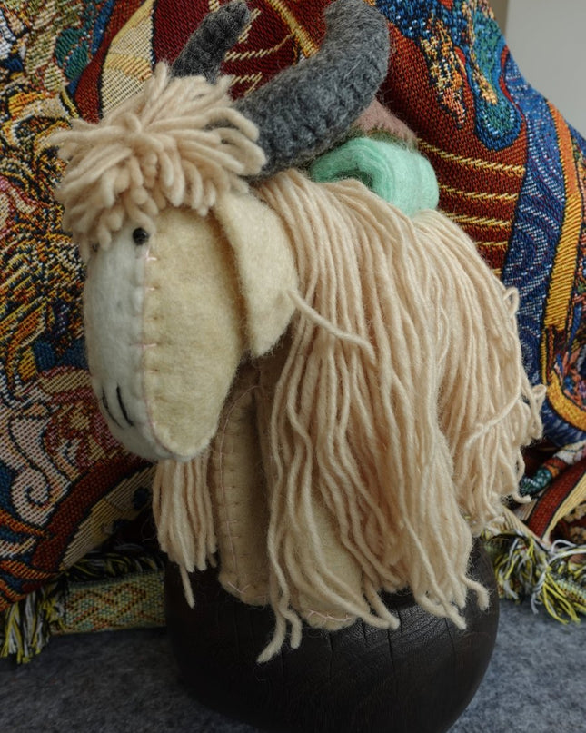 Handcrafted Yak Wool Yak Figure – Natural Elegance & Artisan Craftsmanship