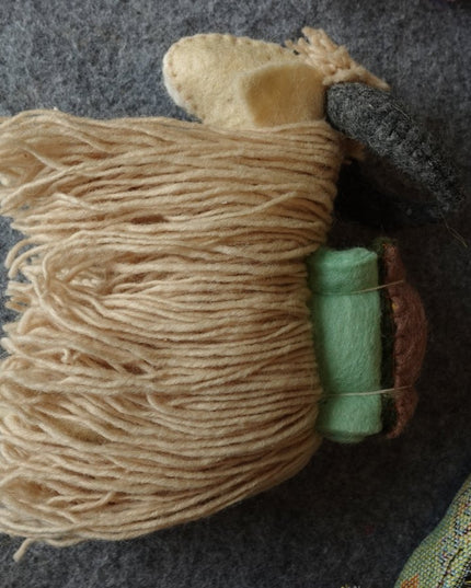 Handcrafted Yak Wool Yak Figure – Natural Elegance & Artisan Craftsmanship